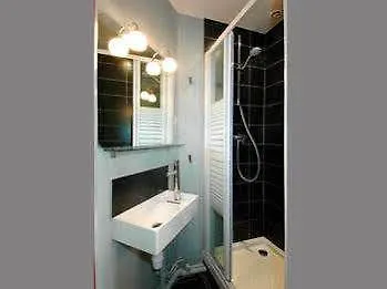 투리즘 포르트 드 베르사유 아모 *