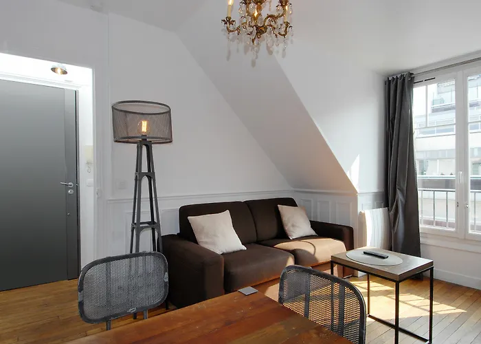 투리즘 포르트 드 베르사유 아모